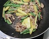隠元とジャガイモと豚肉のマヨネーズ炒め作り方5写真