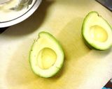 簡単おつまみアボカドのクリームチーズ詰め作り方1写真