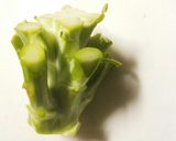 ブロッコリーの芯とウインナーのかき揚げ作り方1写真