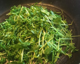 弁当のおかず☆豆苗と卵の焼肉のタレ炒め作り方1写真