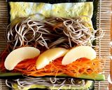 お蕎麦のり巻き〜！桃入り♡ヘルシー作り方4写真