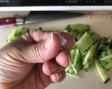 ほんのり玉ねぎ♫胡瓜とカニカマさっと和え作り方2写真