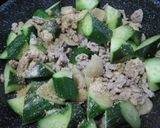 豚ひき肉とキュウリの甘辛炒め作り方4写真
