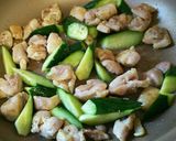鶏肉と胡瓜の味噌ダレ炒め作り方3写真