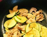 夏野菜 ❤ ズッキーニと豚肉炒め作り方2写真