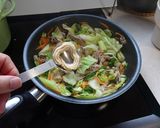 セロリと豚肉の炒め物作り方5写真