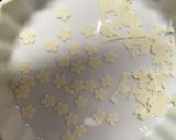 ★お弁当の飾りつけ★餃子の皮の花作り方3写真