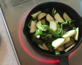 納豆と夏野菜のケチャップ蕎麦作り方2写真