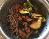 納豆と夏野菜のケチャップ蕎麦作り方4写真
