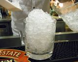 祝日カクテル『SAZANAMI』作り方1写真