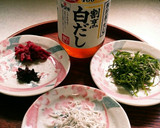 簡単！白だしだけで本格的☆梅しらすご飯作り方1写真