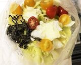 レタスとミニトマトの塩昆布サラダ作り方2写真