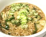 絶品☆ペコロス入りバターチキンラーメン作り方6写真