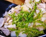 肉野菜炒めwithぼたごしょう。作り方5写真