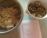 納豆と餃子の具でサラダ蕎麦作り方1写真