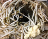 鯖の水煮缶とニラもやしのニンニクマヨ炒め作り方2写真