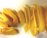 黄色のパプリカとコリンキーの炒め物作り方1写真