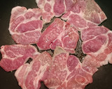 豚肉と玉ねぎ粒マスタード炒め作り方1写真