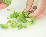 【離乳食後期】温野菜のチーズディップ添え作り方1写真