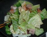 カジキマグロとキャベツのオイスター煮作り方1写真