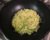 残った麺をリメイク！もちもちお好み焼き作り方2写真
