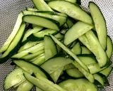 オクラとキュウリの胡麻味噌和え作り方1写真