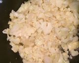 じっくり炒めたカリフラワースープ作り方1写真