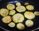 １０分◎簡単ズッキーニシンプル炒め作り方3写真