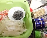 大根消費【大根とカニカマの塩昆布サラダ】作り方2写真