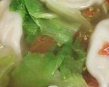 レタスとトマトの餃子スープ作り方4写真