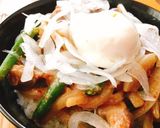 砂肝と玉ねぎのピリ辛味噌炒め丼温玉のせ作り方6写真
