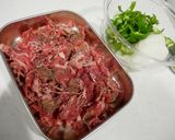 麻辣醤で刺激的肉ピーマン玉ねぎ炒め作り方1写真