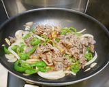 麻辣醤で刺激的肉ピーマン玉ねぎ炒め作り方4写真