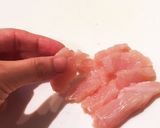 1歳5カ月☆しっとり柔らか鶏胸肉のピカタ作り方1写真