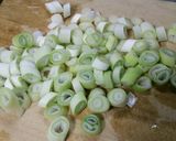 長ねぎと豆腐に卵とじの味噌汁。作り方3写真