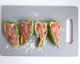 チーズがとろり　ピーマンの肉詰め作り方3写真