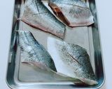 皮がパリッと香ばしい、スズキの醤油麹作り方1写真