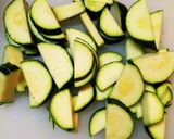 簡単！ズッキーニと玉ねぎの醤油マヨ卵炒め作り方1写真