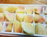 桃を冷凍しただけ☆桃シャーベット作り方1写真