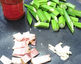 オクラとベーコンのトマトソースパスタ作り方1写真