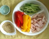 超簡単♡鶏肉&パプリカのゆずごま和え♪作り方1写真