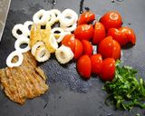 簡単小鉢！トマトの梅大葉和え作り方1写真