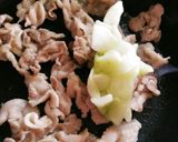 瓜(うり)の漬物と豚バラ肉のぽん酢炒め♪作り方3写真