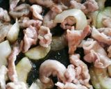 瓜(うり)の漬物と豚バラ肉のぽん酢炒め♪作り方4写真