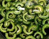 夏の常備菜☆ゴーヤとキャベツの塩昆布炒め作り方1写真