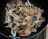 温サラダ？オクラと舞茸のベーコンソテー！作り方2写真