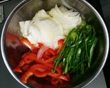 絶品！カラフルな豚肉の生姜焼き作り方1写真