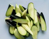 レンジで簡単☆茄子ピーマンの塩昆布和え。作り方1写真