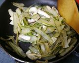 冬瓜の皮ときのこのペペロンチーノきんぴら作り方4写真