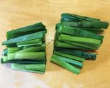 ニラと卵の味噌汁作り方1写真